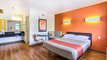 Free WiFi, bed sheets