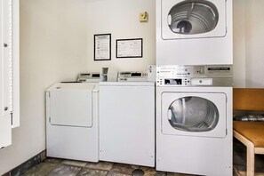 Laundry room - Motel 6 Sunnyvale, CA - South (Sunnyvale)