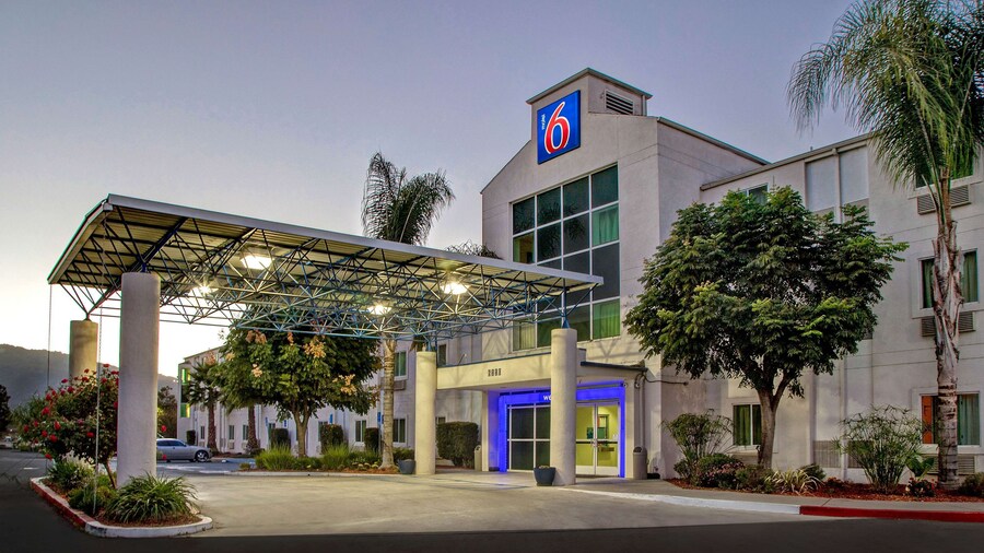 Motel 6 Gilroy, CA