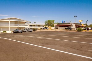 Exterior - Motel 6 Youngtown, AZ - Phoenix - Sun City (Youngtown)