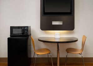 Room amenity - Motel 6 Goleta, CA - Santa Barbara (Goleta)