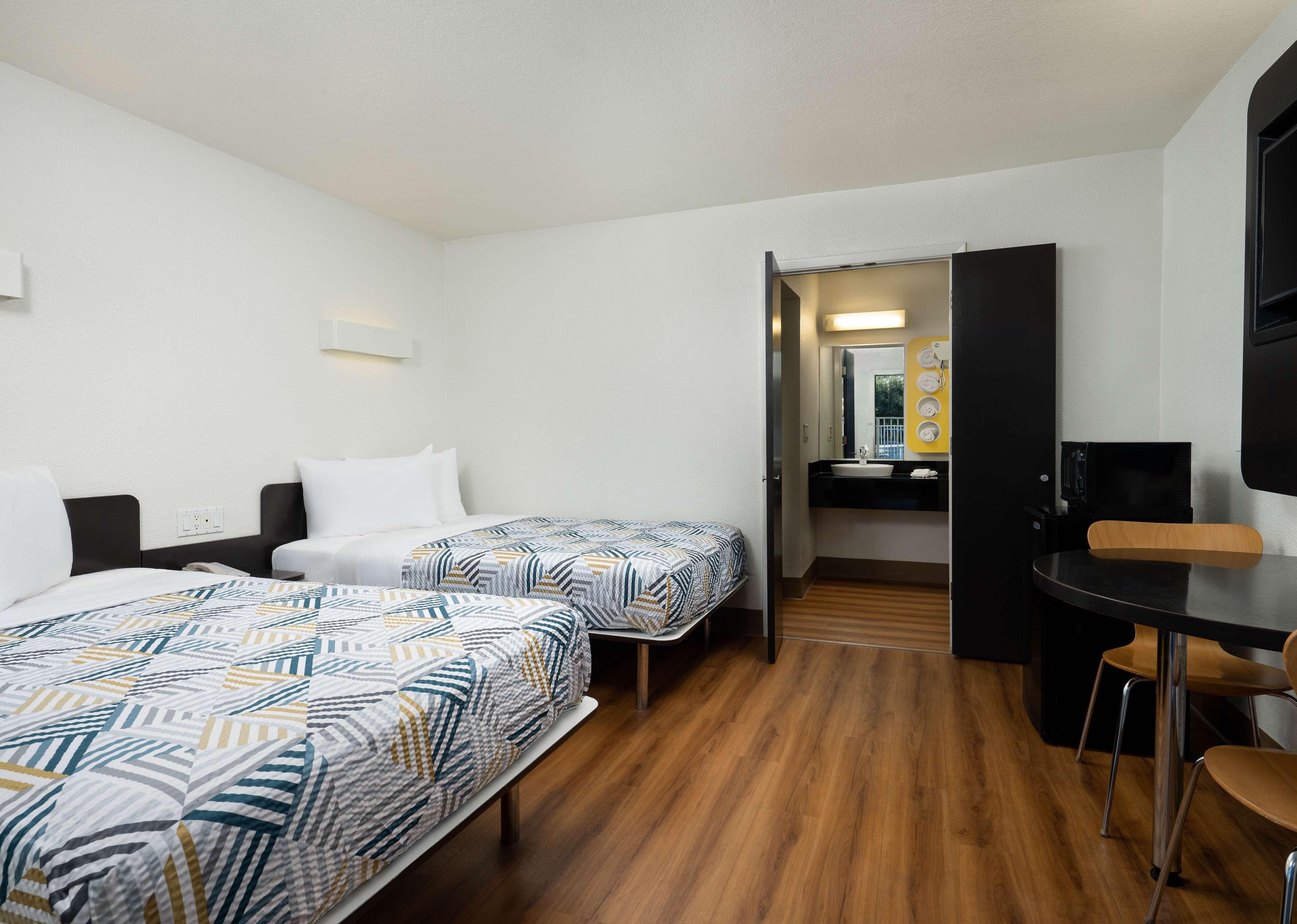 Wifi gratis y ropa de cama 