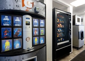Vending machine - Motel 6 Goleta, CA - Santa Barbara (Goleta)