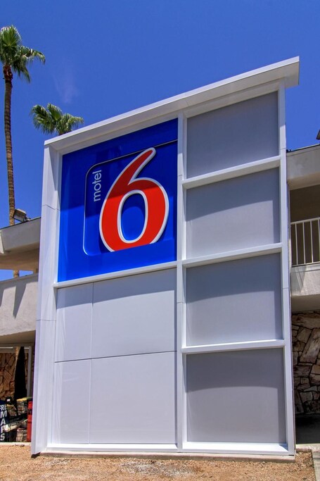 Motel 6 Old town Scottsdale Fashion Square - Image 26