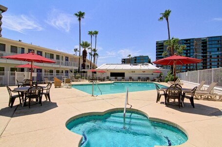Motel 6 Old town Scottsdale Fashion Square - Image 12