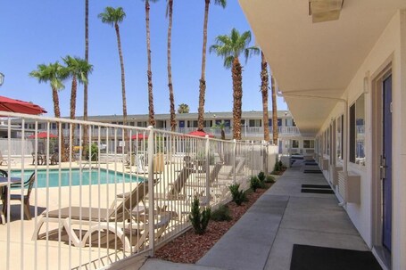Motel 6 Old town Scottsdale Fashion Square - Image 11