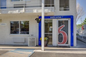 Exterior - Motel 6 – Lakewood, CO (Lakewood)