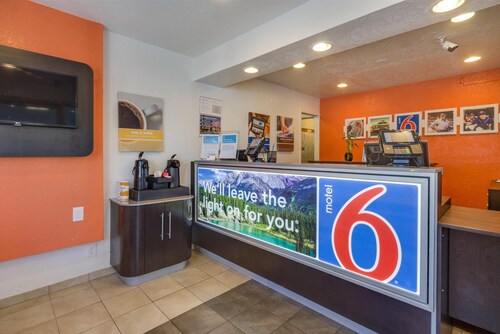Motel 6 – Lakewood, CO