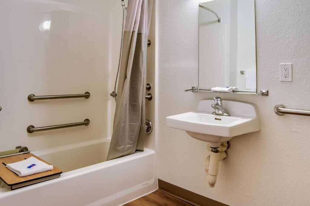 Haartrockner, Handtücher, Toilettenpapier