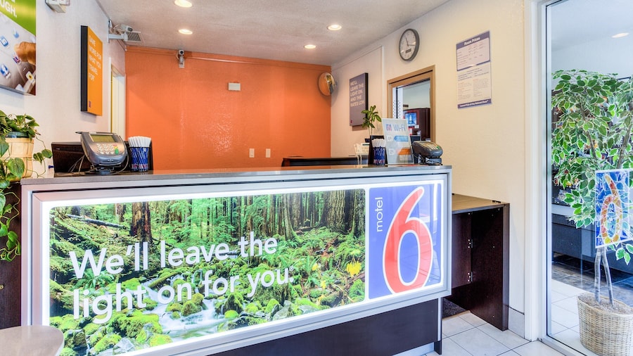 Motel 6 Tigard, OR - Portland South - Lake Oswego