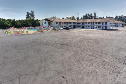 Motel 6 Tigard, OR - Portland South - Lake Oswego