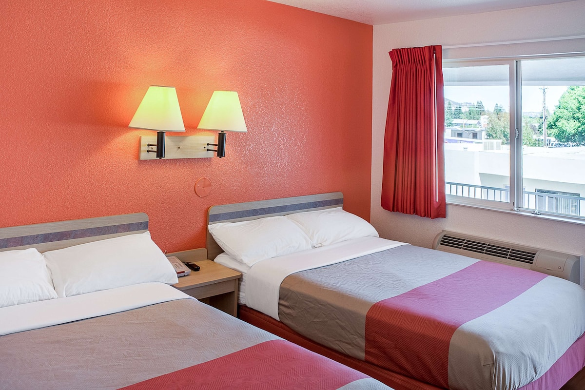 Free WiFi, bed sheets
