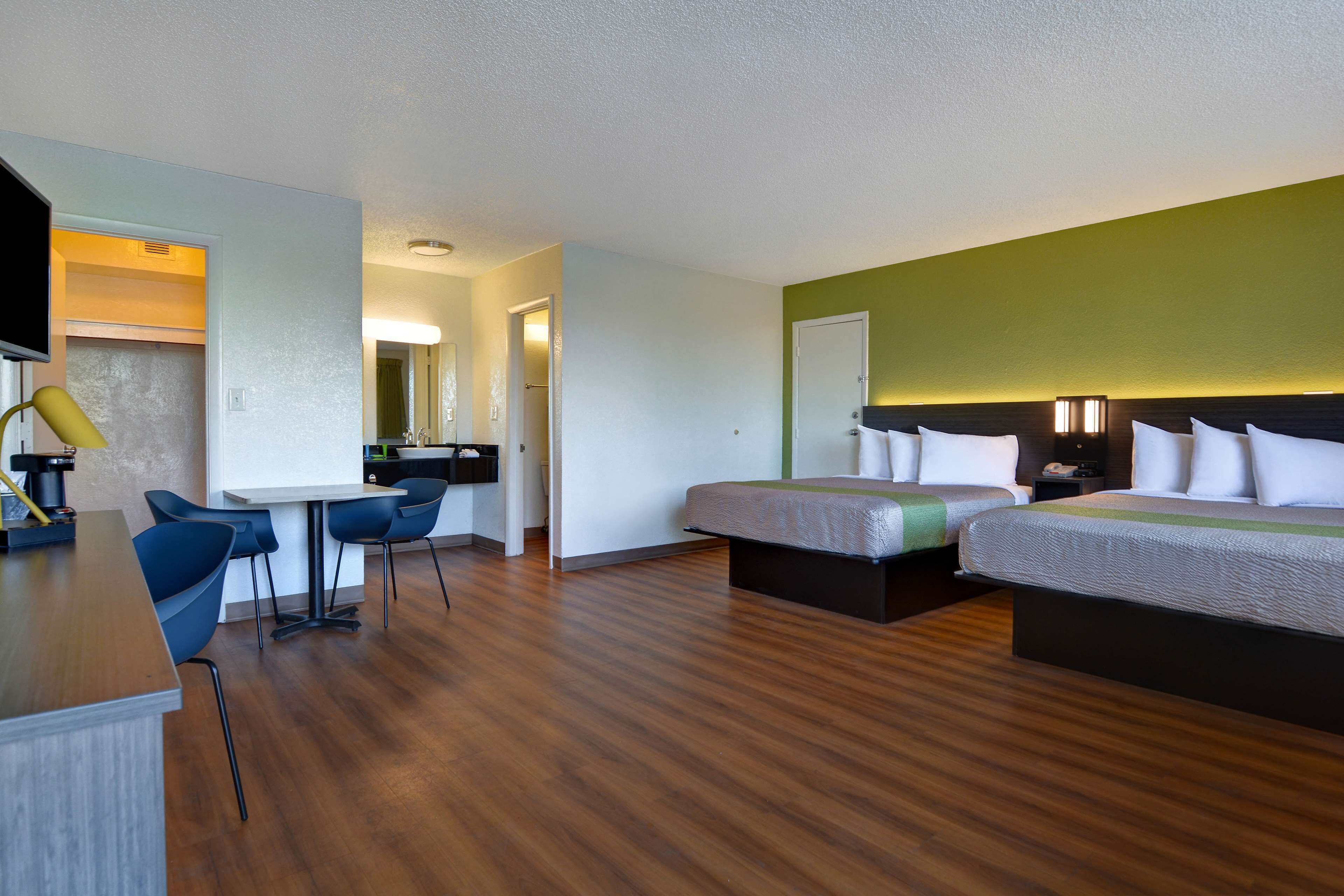 Wifi gratis y ropa de cama 