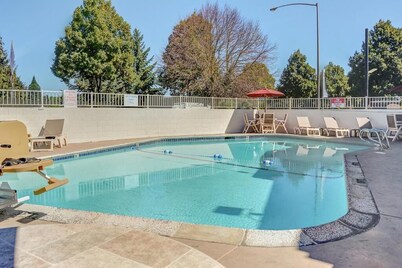 Motel 6 Portland, OR - Central