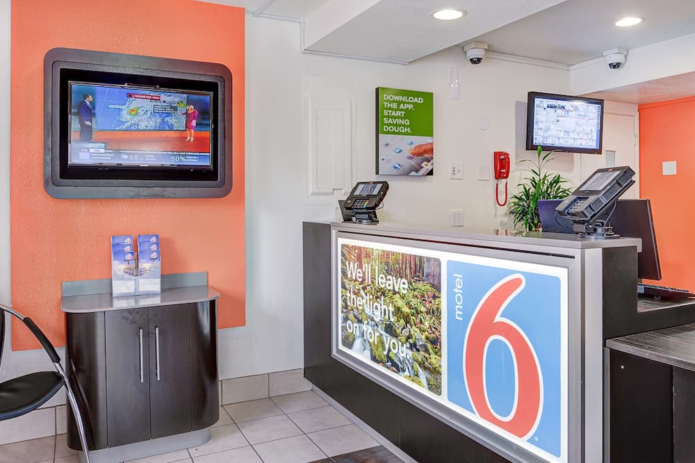 Motel 6 Portland, OR - Central