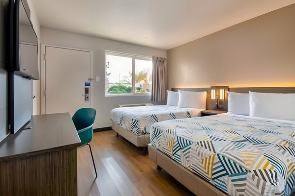 WiFi (free), bed sheets