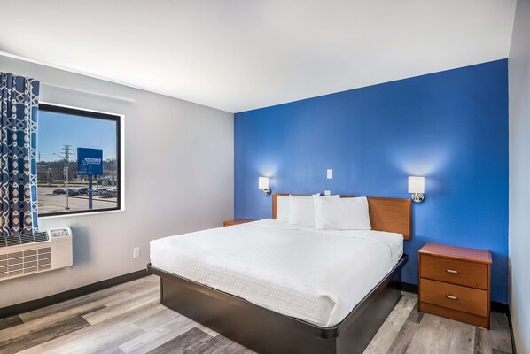 Kamar, 1 Tempat Tidur King, Bebas Asap Rokok | Meja kerja, Wi-Fi gratis, dan seprai linen