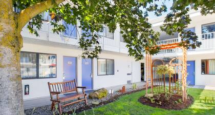 Motel 6 Medford, OR