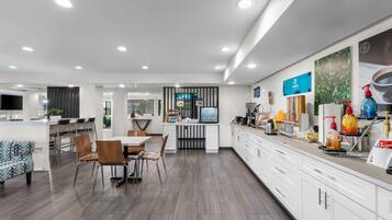 Dagelijks continentaal ontbijt inbegrepen