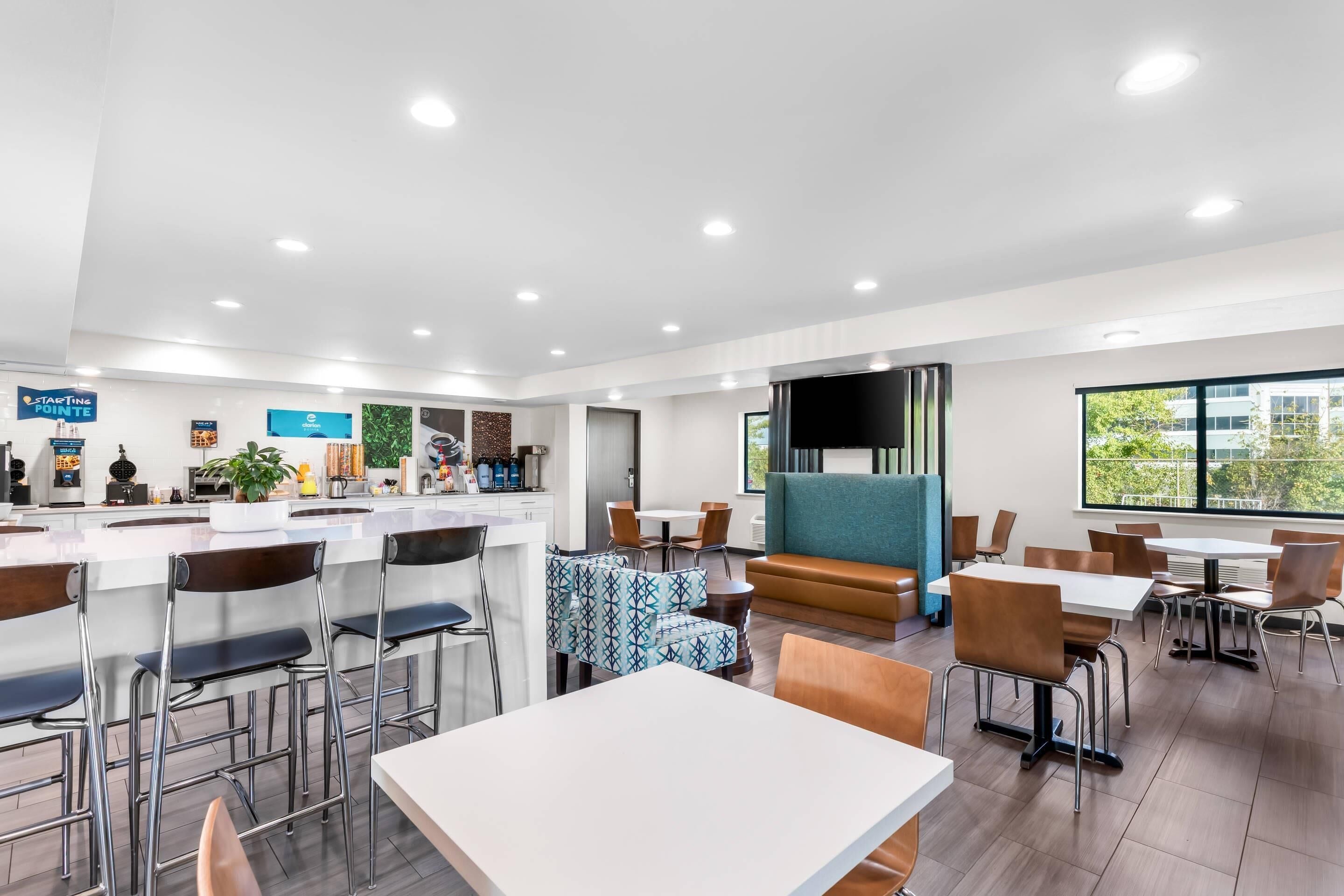 Free daily continental breakfast