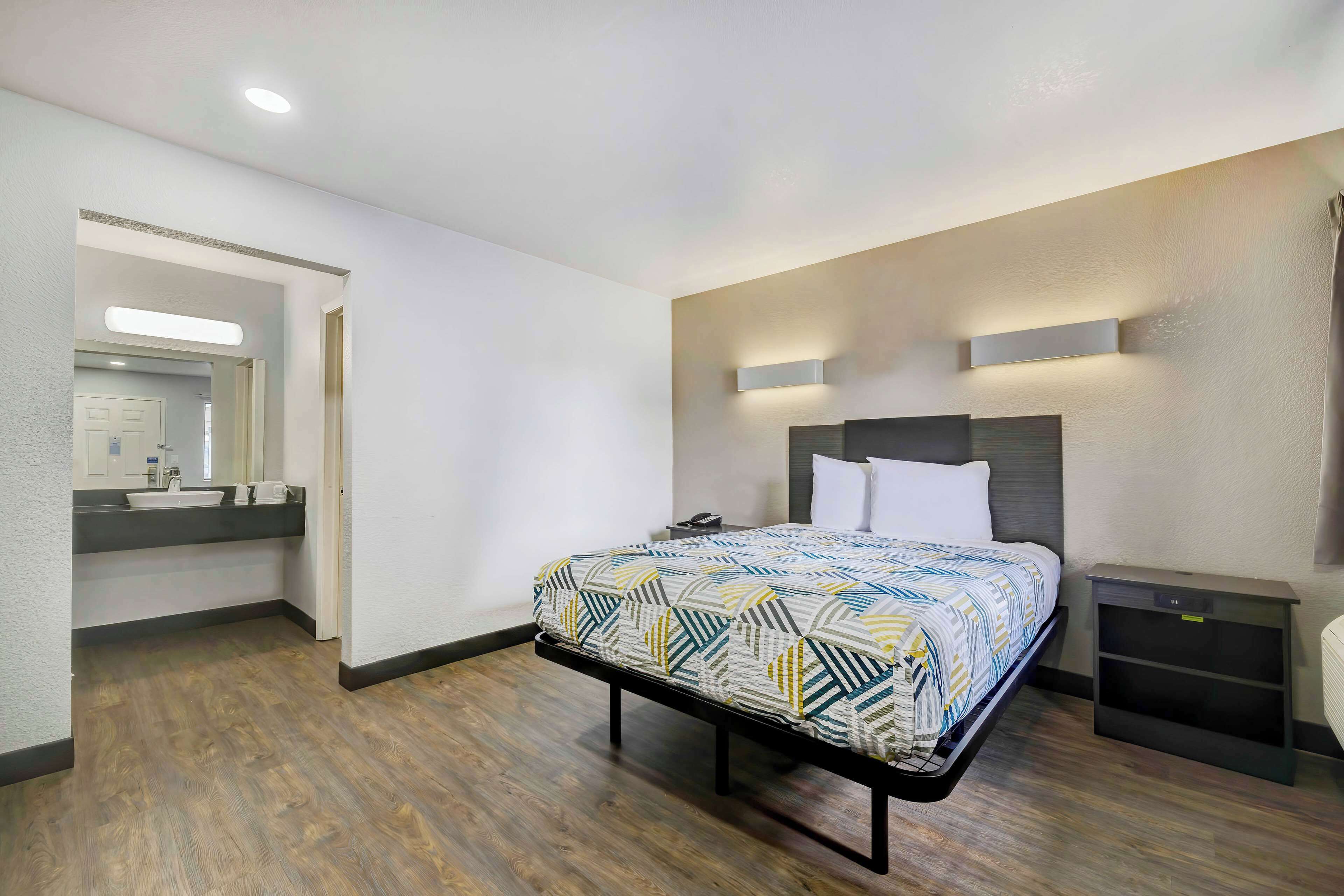 Työpöytä, ilmainen Wi-Fi, vuodevaatteet