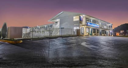 Motel 6 Denton, TX - UNT