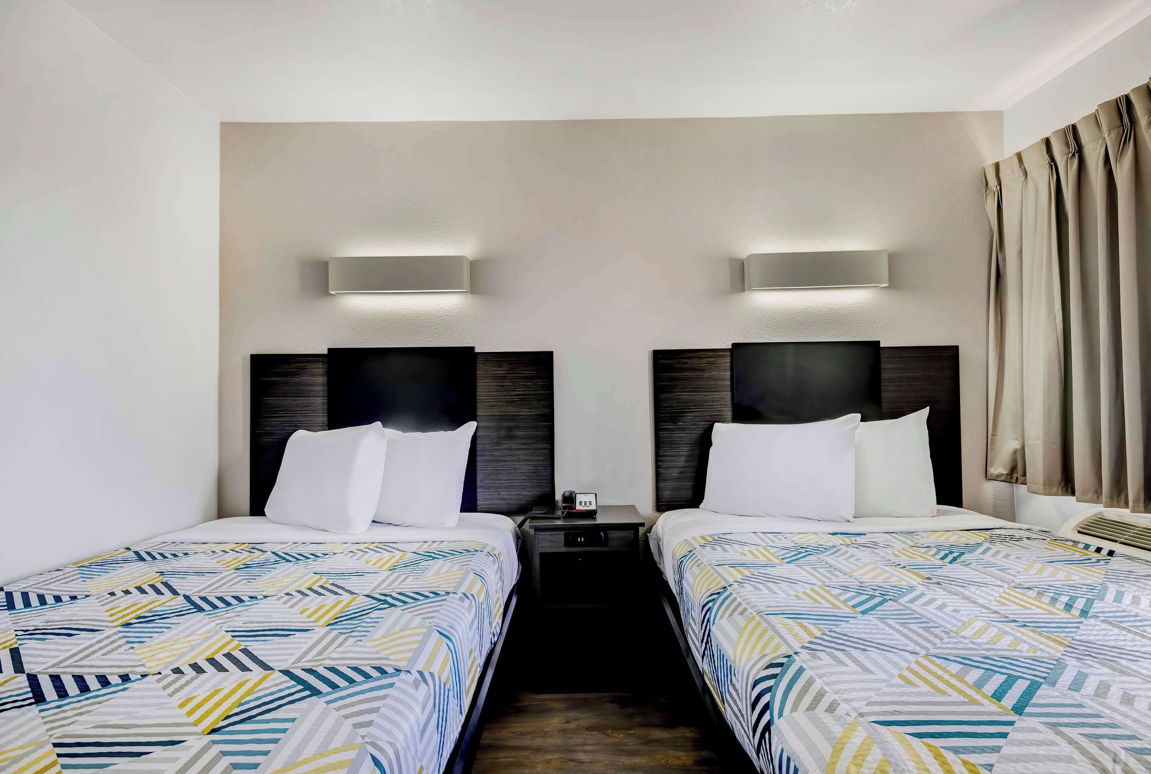 Työpöytä, ilmainen Wi-Fi, vuodevaatteet