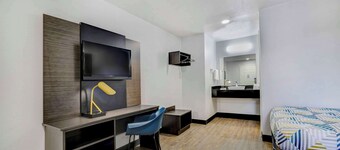 Motel 6 Denton, TX - UNT