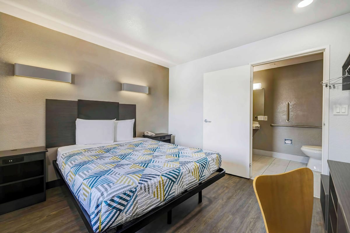 Työpöytä, ilmainen Wi-Fi, vuodevaatteet