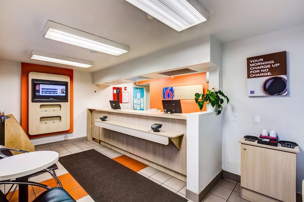 Motel 6 Wheat Ridge, CO - West - Denver North