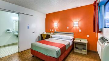 Free WiFi, bed sheets