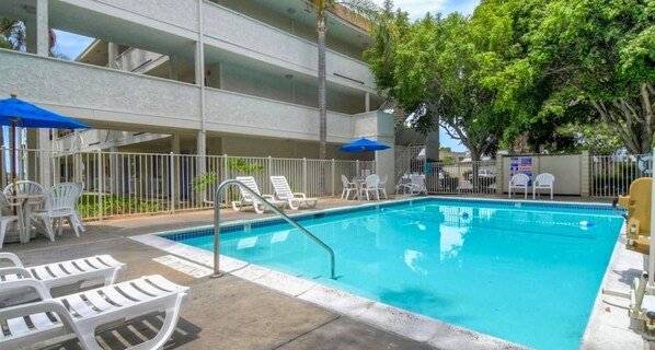 Outdoor pool - Motel 6 Chula Vista, CA - San Diego (Chula Vista)