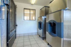 Vending machine - Motel 6 Chula Vista, CA - San Diego (Chula Vista)