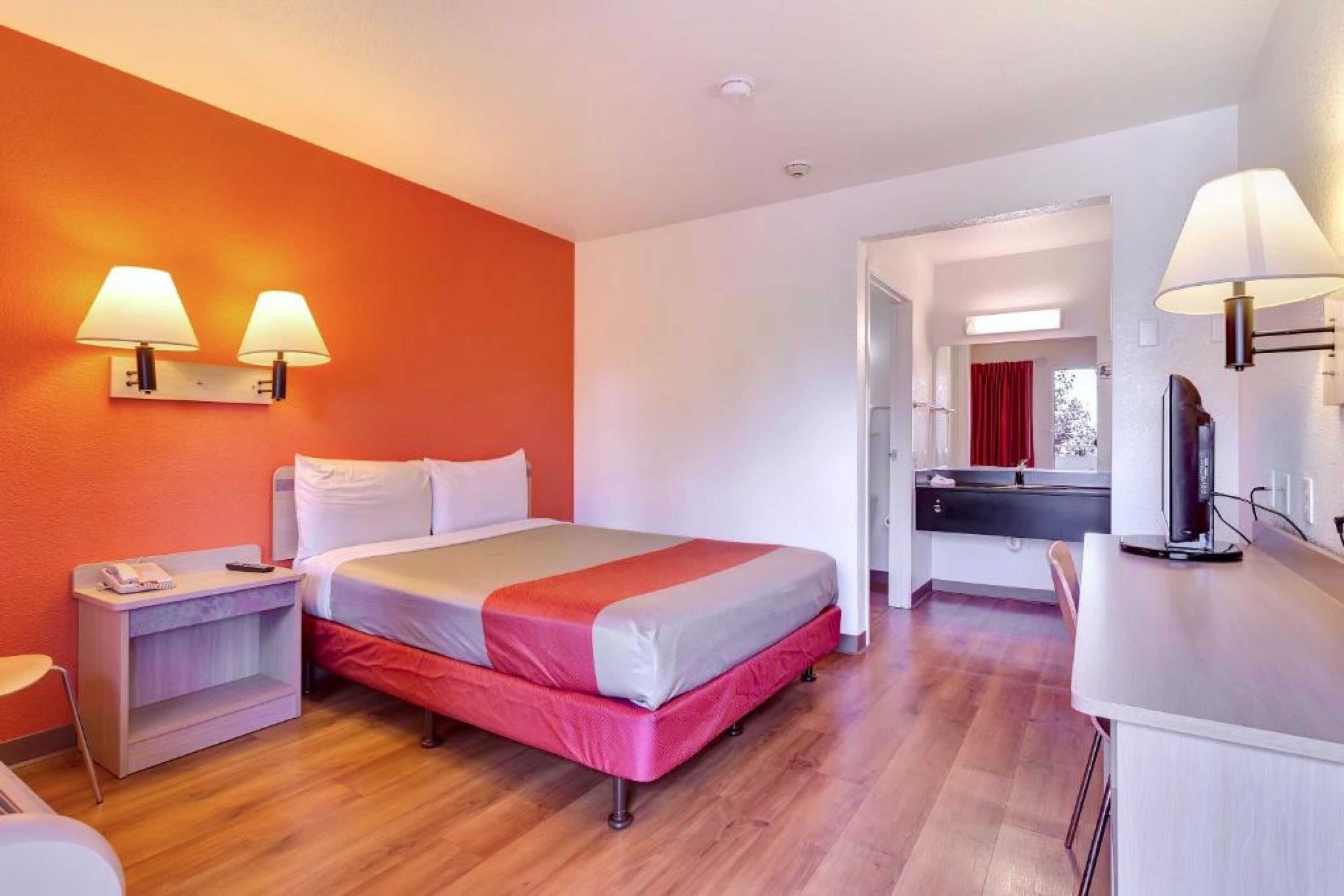 免费 WiFi、床单