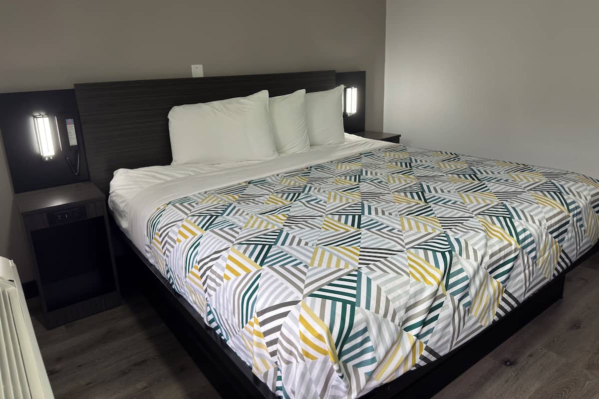 Free WiFi, bed sheets