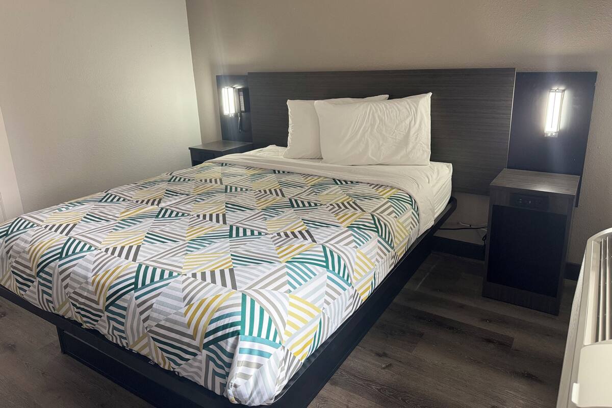 Free WiFi, bed sheets