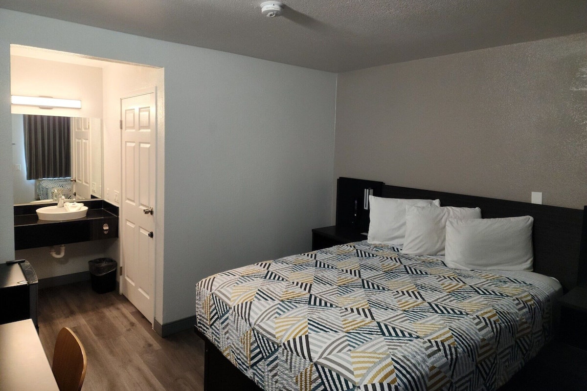 Free WiFi, bed sheets, wheelchair access