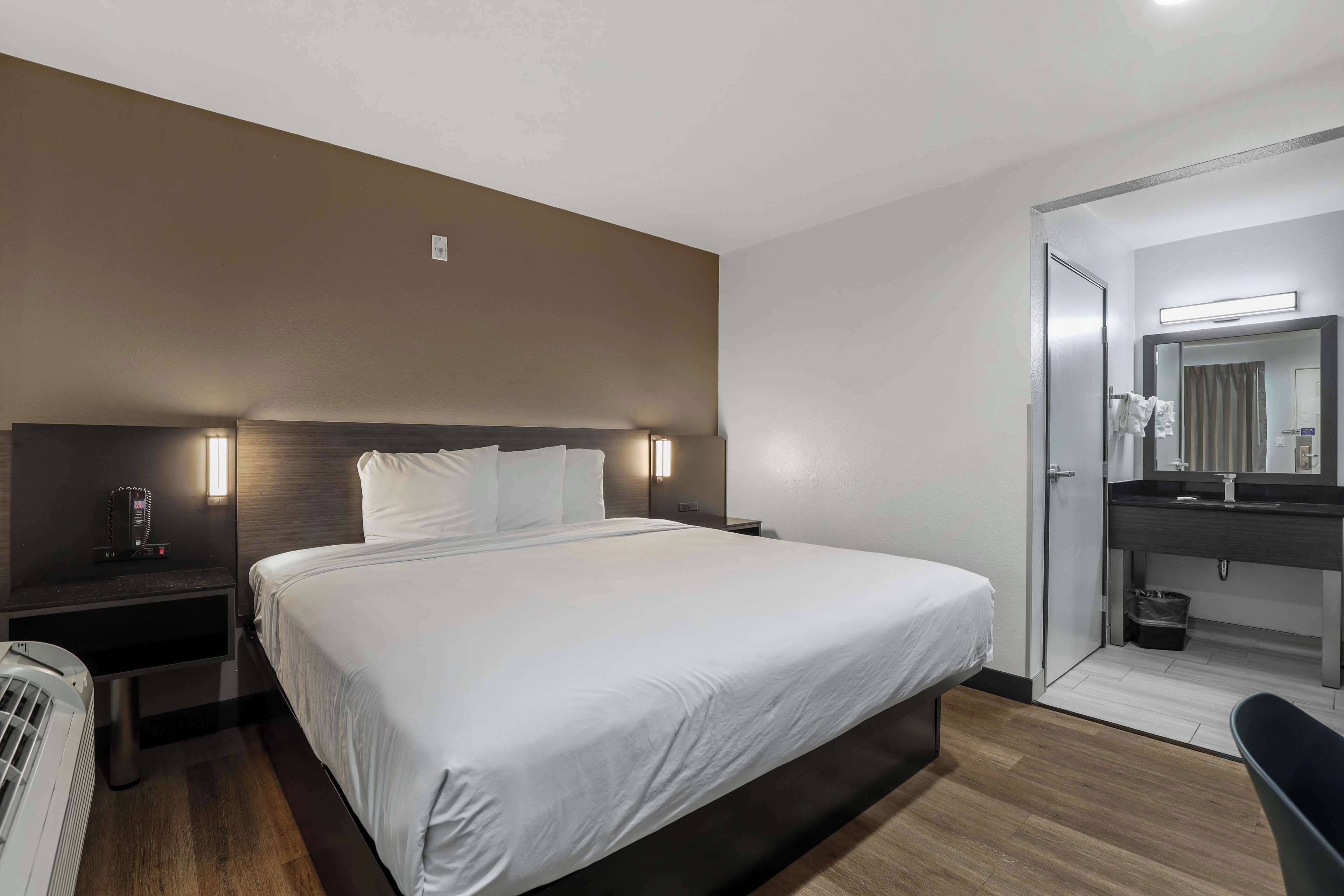 Photo - Motel 6-Escondido, CA