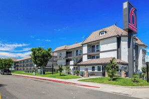 บริเวณภายนอก