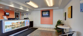 Motel 6 Chicopee, MA - Springfield