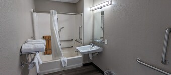 Motel 6 Leominster, MA