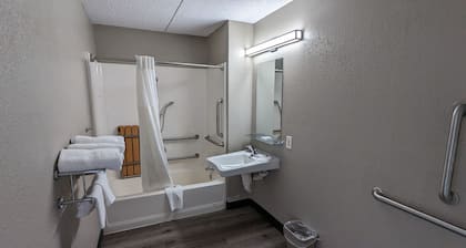 Motel 6 Leominster, MA