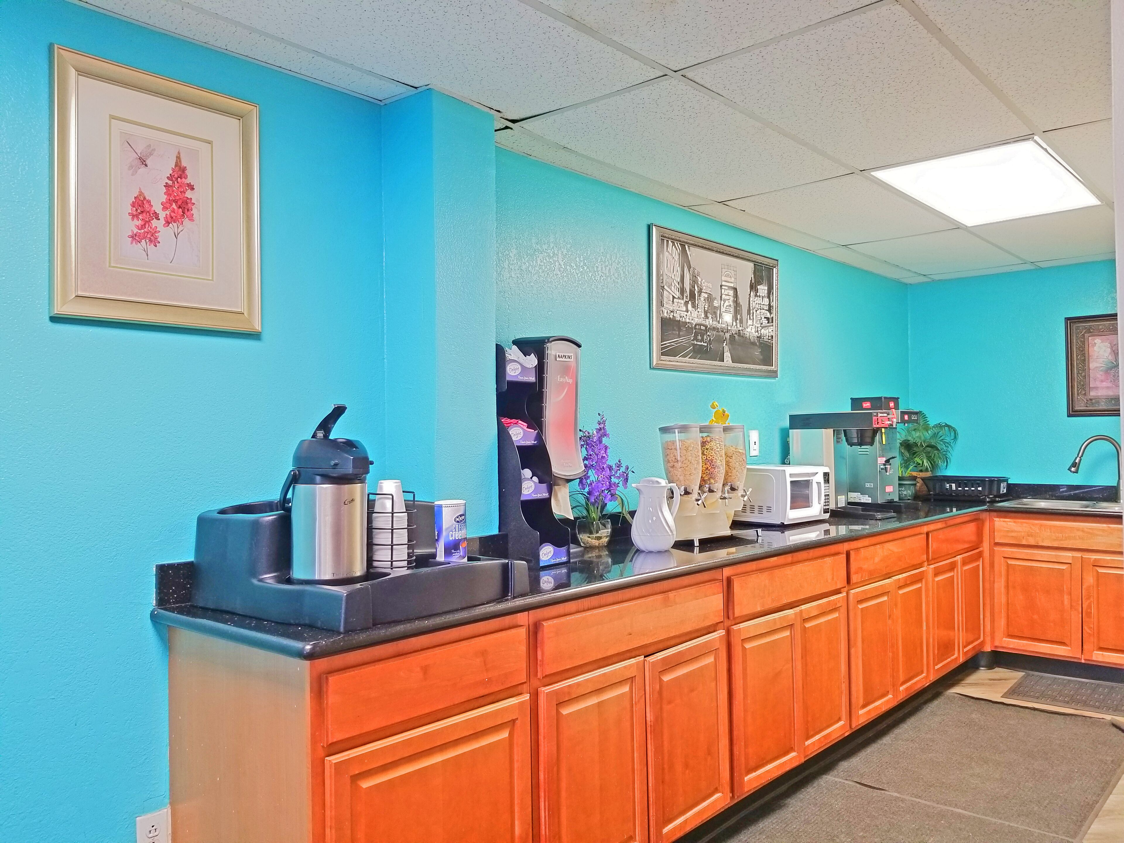 Photo - Howard Johnson by Wyndham Houston Hobby Airport