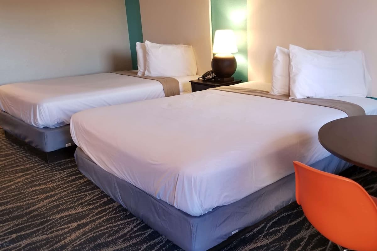 1 chambre, surmatelas, bureau