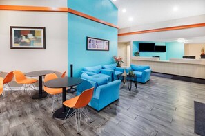 Lobby - Howard Johnson by Wyndham Houston Hobby Airport (Houston)