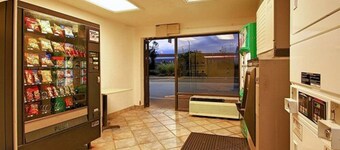 Super 6 Inn & Suites