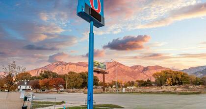 Motel 6 Ogden, UT- Downtown