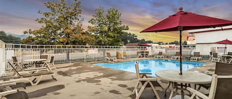 Alberca al aire libre por temporada