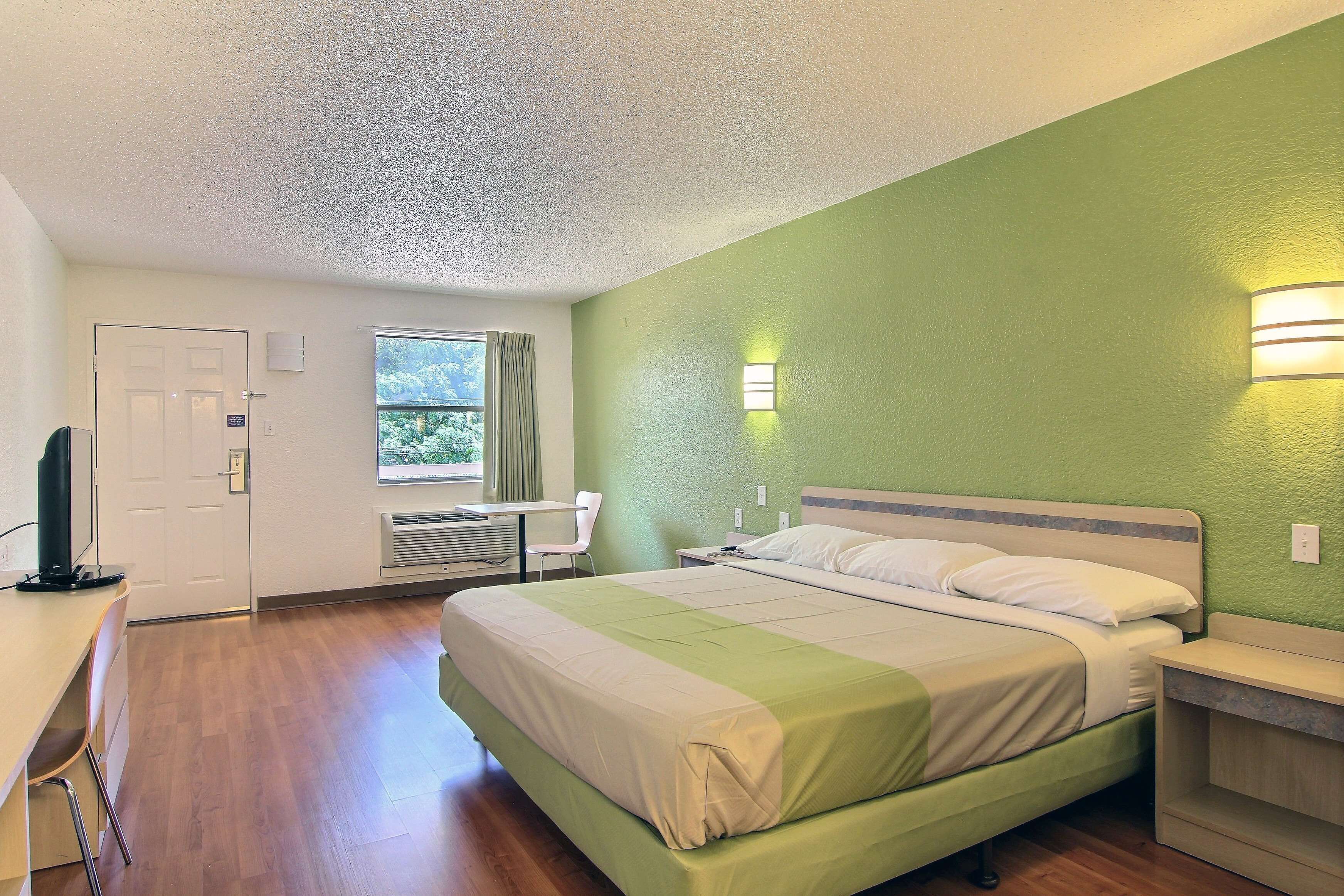 Photo - Motel 6 Austin, TX - Central Downtown UT