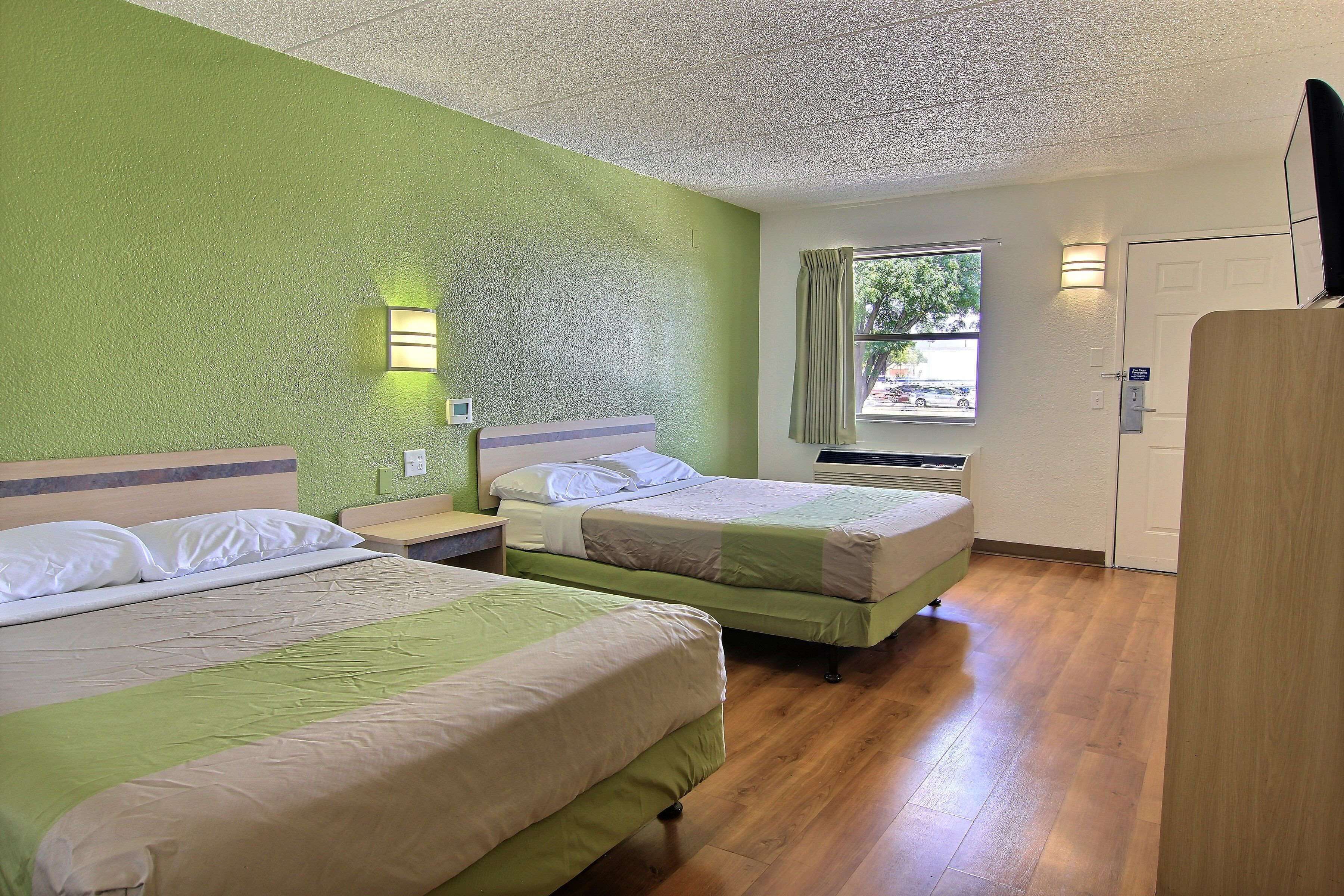 Photo - Motel 6 Austin, TX - Central Downtown UT